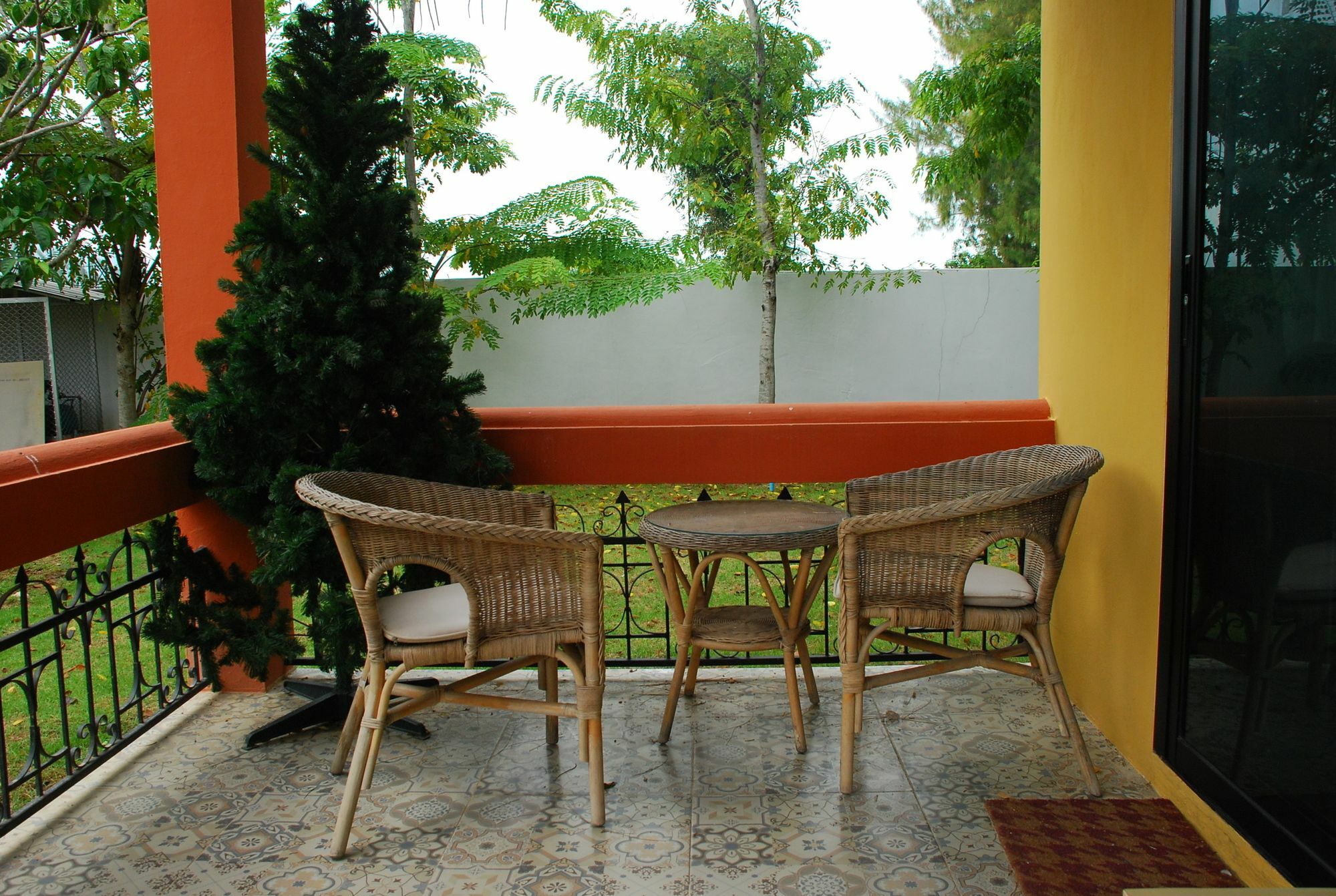 Phutara Accomodation Cha-Am Exterior photo